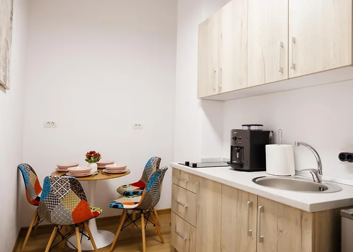 In Old Town's 1752 Apartamento *